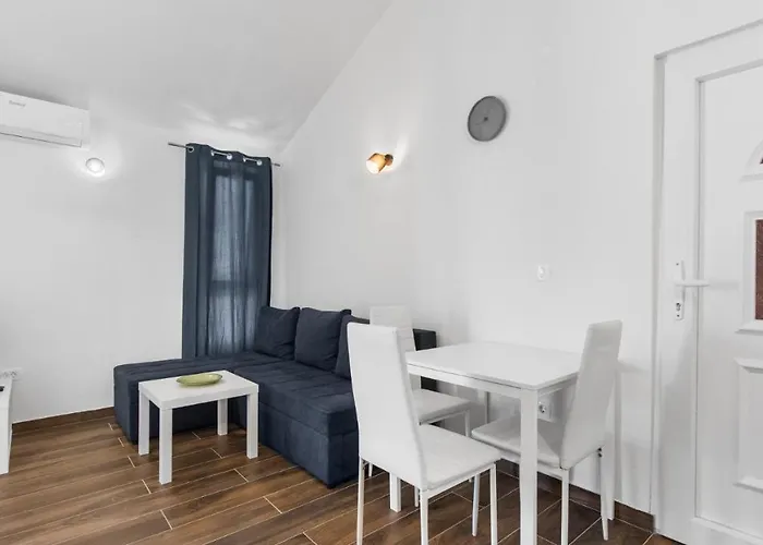 Anja With Balcony Apartman *